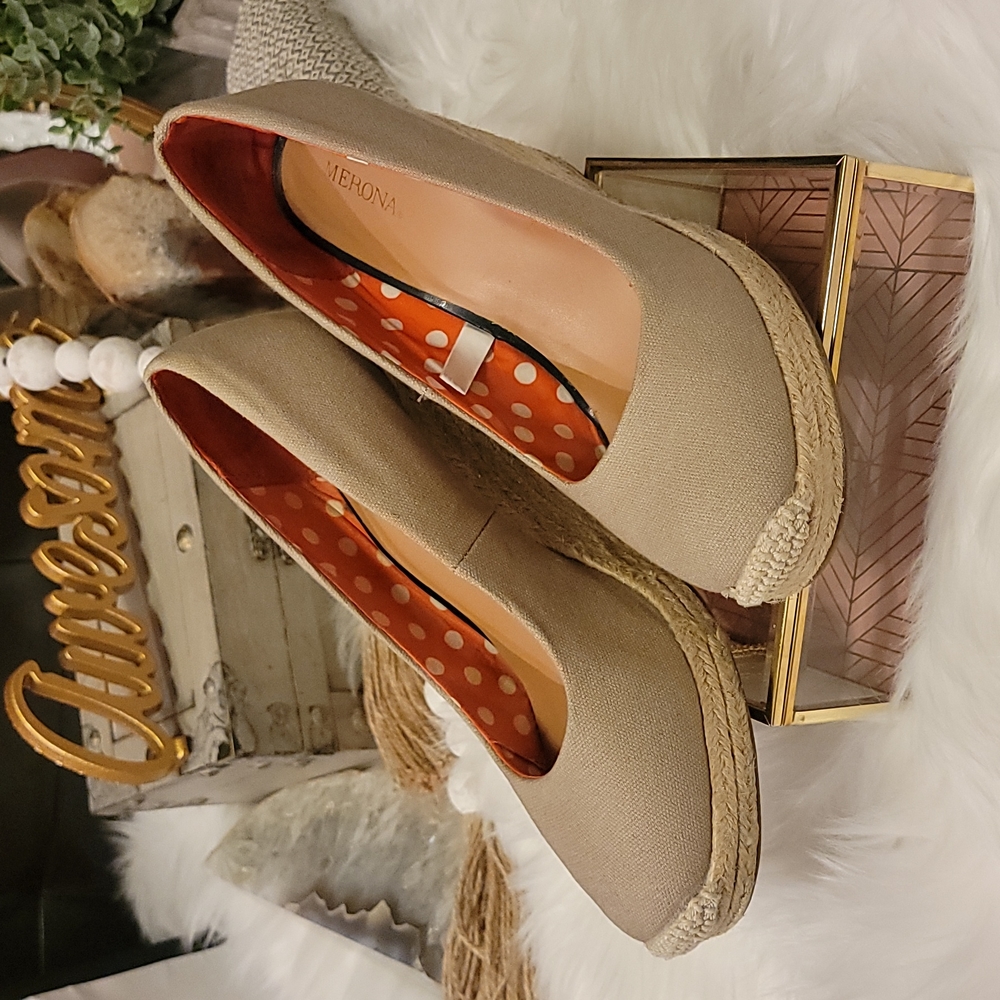 Merona Beige size 9 canvas espadrille wedges